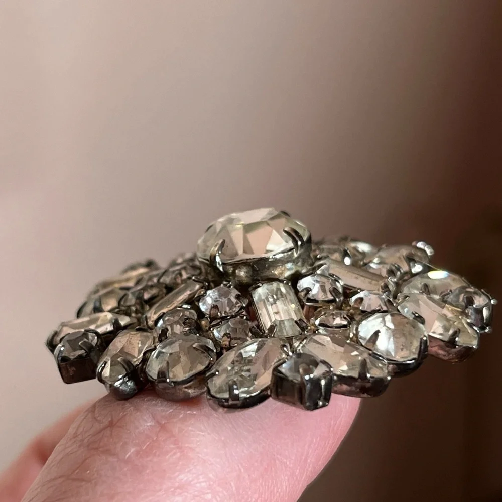 Vintage 1940's art deco clear crystal silver plated oversized Ice cluster brooch